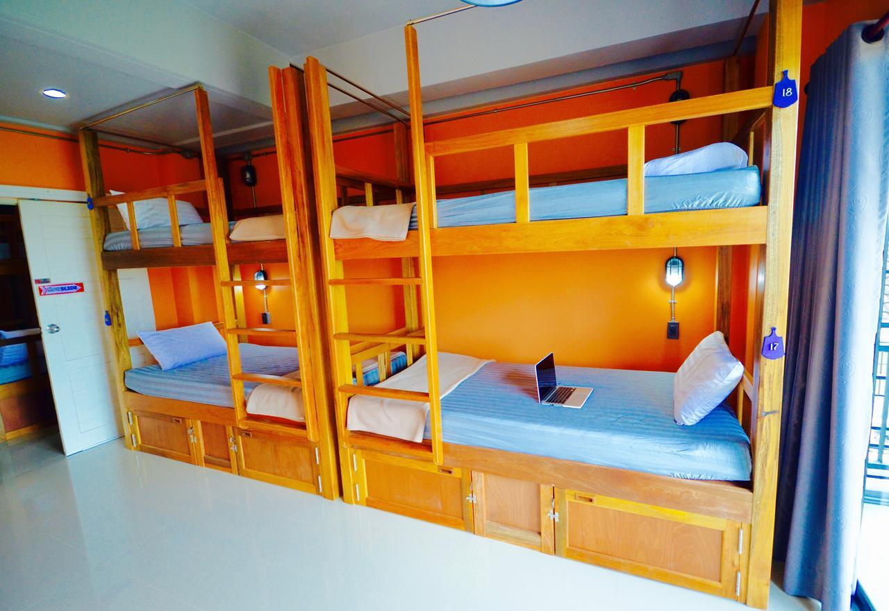 Nomad Hostel Krabi town Exteriör bild