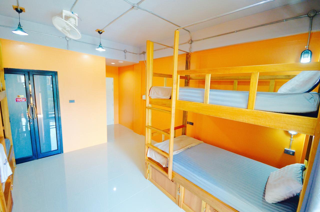 Nomad Hostel Krabi town Exteriör bild