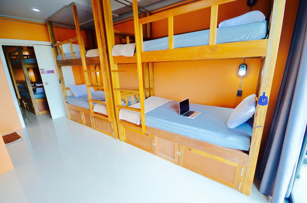 Nomad Hostel Krabi town Exteriör bild