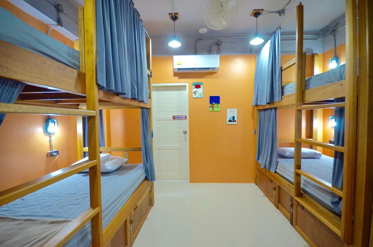 Nomad Hostel Krabi town Exteriör bild